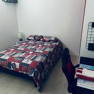 Séjour chez l'habitant Privée Face à La Gare, Tarbes